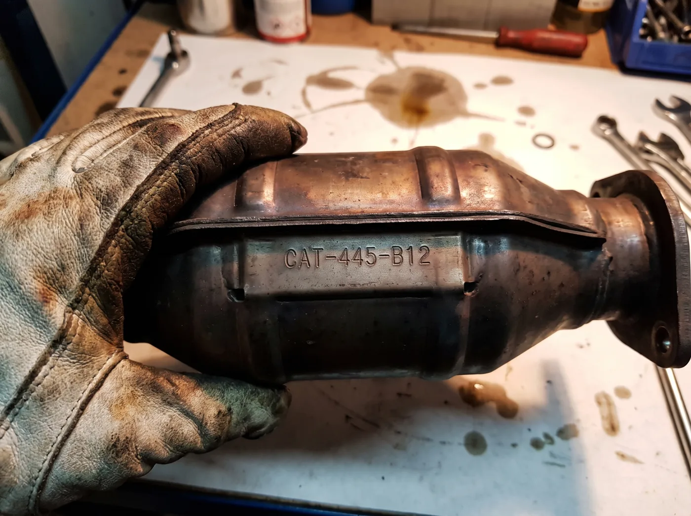 Katalysator mit eingestanzter Nummer – Foto per WhatsApp für den Ankauf in Quickborn